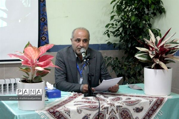 نمایشگاه دست‌ساخته‌ها و دستاوردهای دانش‌آموزی در گلوگاه