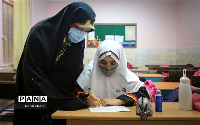 مدارس غیردولتی طبق قانون می‌توانند شهریه ثابت را یک‌جا دریافت کنند