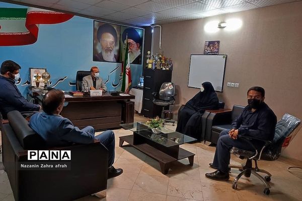 نشست هم‌اندیشی اداره ورزش و‌ جوانان با حوزه بسیج دانش‌آموزی در رودهن