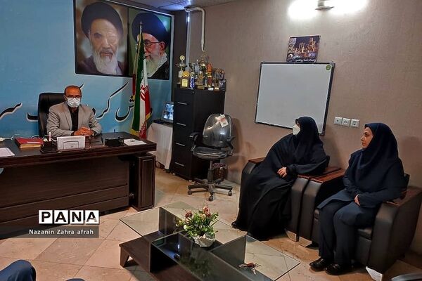 نشست هم‌اندیشی اداره ورزش و‌ جوانان با حوزه بسیج دانش‌آموزی در رودهن