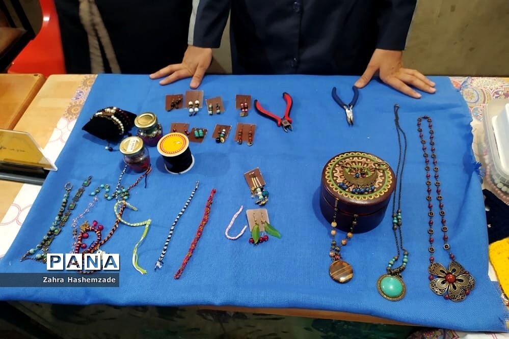 هفته مشاغل در دبیرستان مهدیه ناحیه یک شهرری