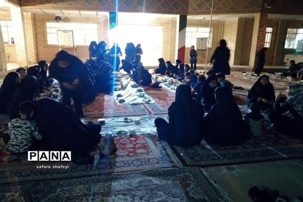 برگزاری ضیافت افطاری در دبیرستان امام رضا(ع)