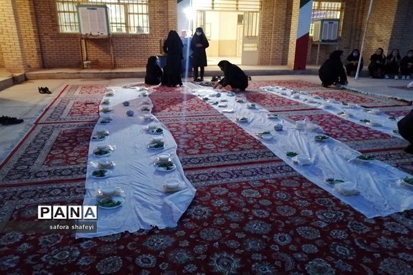 برگزاری ضیافت افطاری در دبیرستان امام رضا(ع)