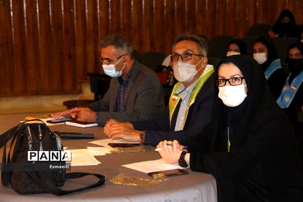 برگزاری مناظره حضوری دانش‌آموزی در استان چهارمحال و بختیاری