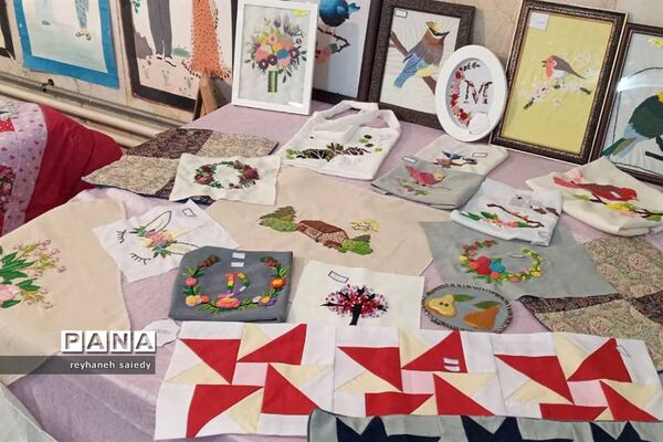 نمایشگاه دست‌سازه‌های هنری در دماوند