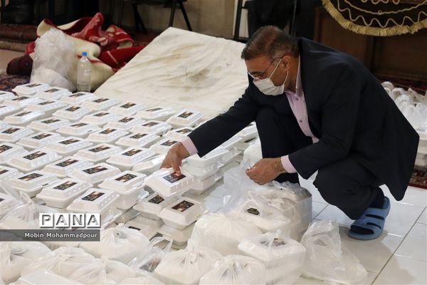 طبخ ٢ هزار پرس غذای گرم با نام و یاد شهدای معلم در تبریز