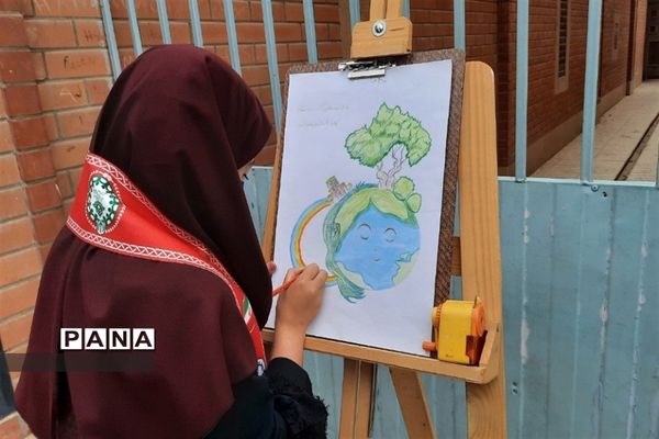 برگزاری مراسم سرمایه‌گذاری در زمین با کاهش پلاستیک در شهرستان بهارستان‌‌