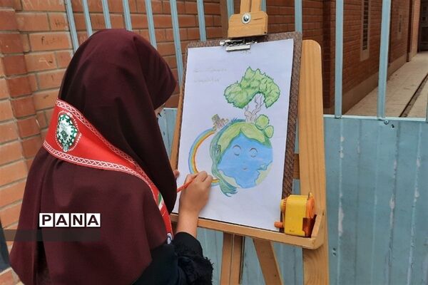 برگزاری مراسم سرمایه‌گذاری در زمین با کاهش پلاستیک در شهرستان بهارستان‌‌