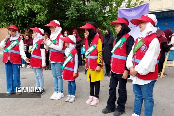 برگزاری مراسم سرمایه‌گذاری در زمین با کاهش پلاستیک در شهرستان بهارستان‌‌
