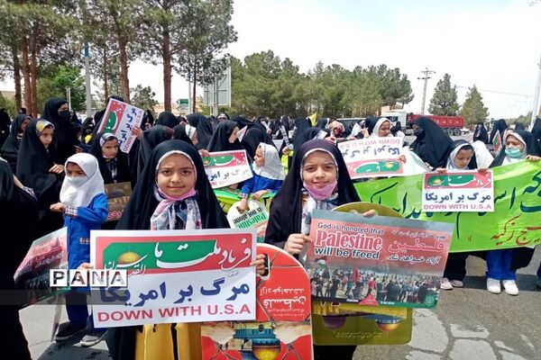 حضور گسترده دانش‌آموزان ابرکوه در راهپیمایی روز قدس