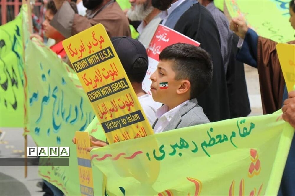 حضور گسترده دانش‌آموزان ابرکوه در راهپیمایی روز قدس