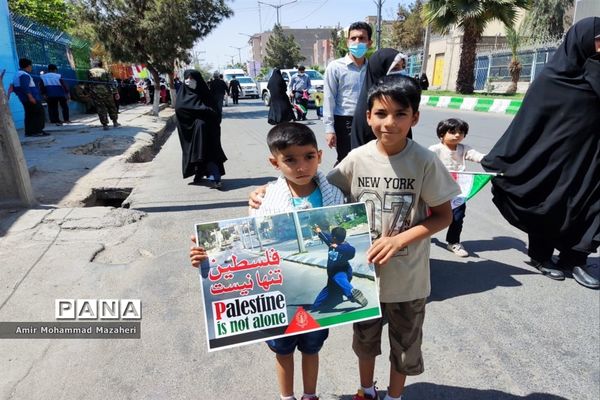 شور و اشتیاق حضور دانش‌آموزان زاهدانی در راهپیمایی روز قدس