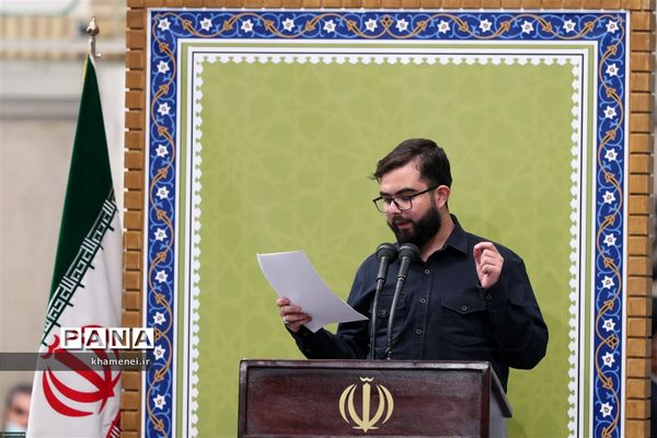 دیدار جمعی از دانشجویان با رهبر انقلاب