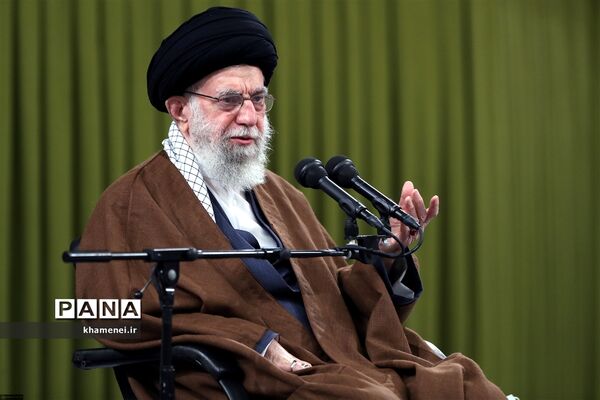 دیدار جمعی از دانشجویان با رهبر انقلاب