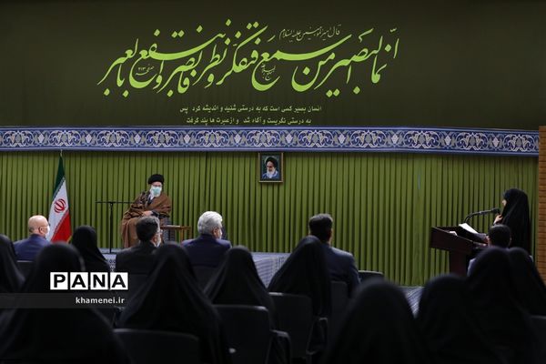 دیدار جمعی از دانشجویان با رهبر انقلاب