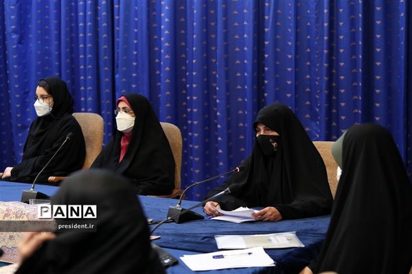 نشست هم‌اندیشی جمعی از فرهنگیان و فعالان حوزه تعلیم و تربیت کشور با رئیس جمهوری