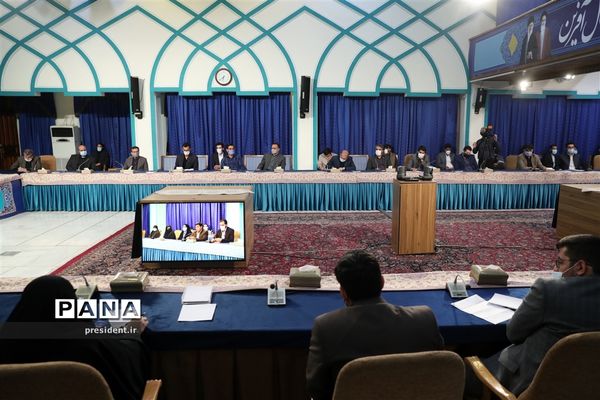 نشست هم‌اندیشی جمعی از فرهنگیان و فعالان حوزه تعلیم و تربیت کشور با رئیس جمهوری