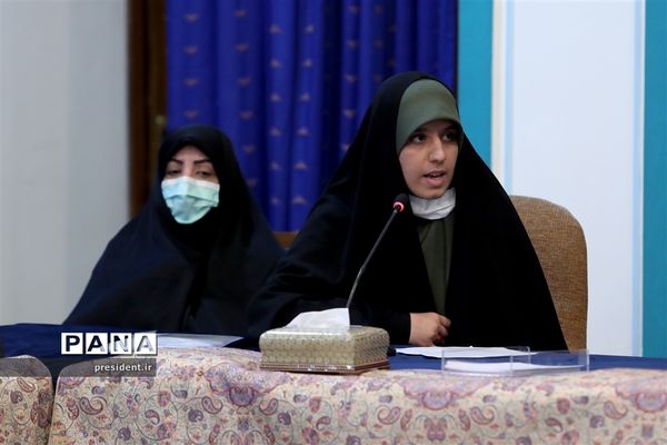 نشست هم‌اندیشی جمعی از فرهنگیان و فعالان حوزه تعلیم و تربیت کشور با رئیس جمهوری