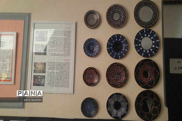 نمایشگاه دست‌آوردهای دانش‌آموزان هنرستان شهید کاویان داراب در هفته مشاغل