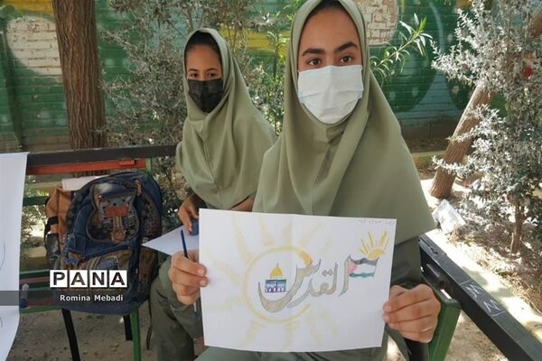 نقاشی همگانی روز جهانی قدس دانش‌آموزان آموزشگاه الزهرا(س) اسلامشهر