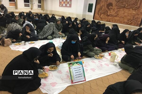 ضیانت افطار در دبیرستان مرضیه