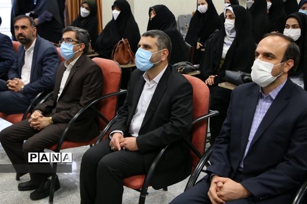 محفل انس باقرآن کریم در دارالقرآن دبیرستان نمونه دولتی زنده یاد حسینی