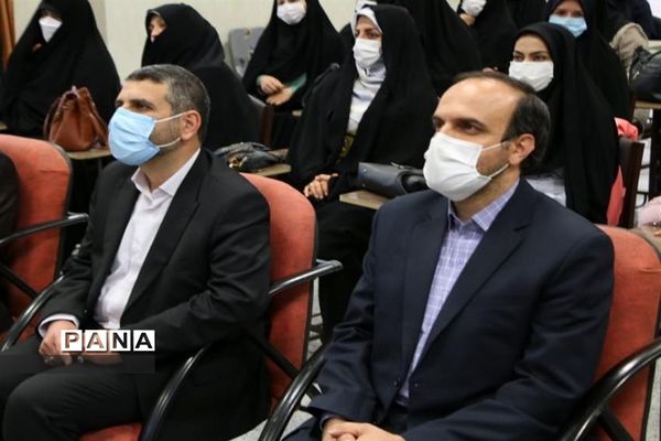 محفل انس باقرآن کریم در دارالقرآن دبیرستان نمونه دولتی زنده یاد حسینی