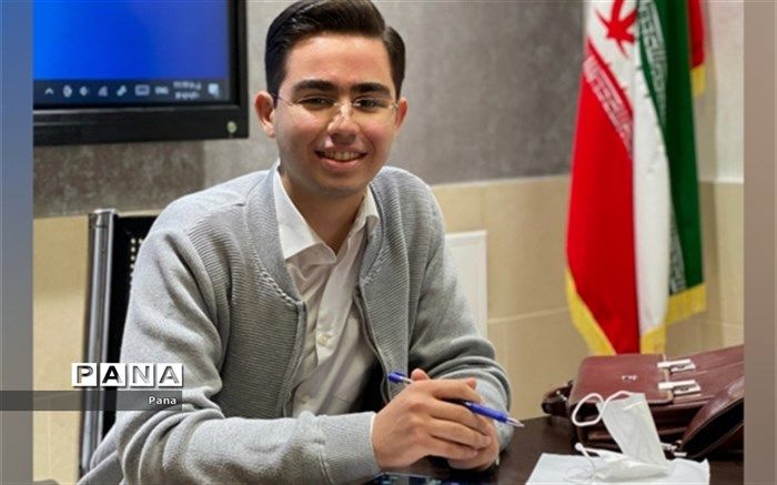 ما دانش‌آموزان ایران اسلامی برای مقابله با ظالمان آماده هستیم