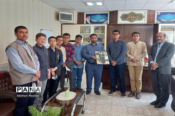 دیدار مدیر آموزش و پرورش کاشمر با مسئولان انجمن اسلامی دانش‌آموزی