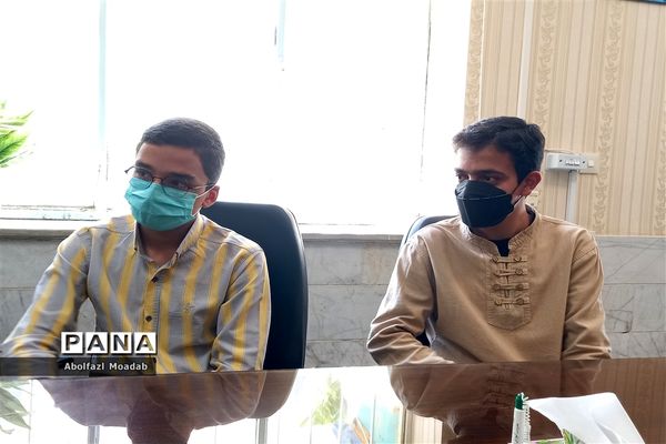 دیدار مدیر آموزش و پرورش کاشمر با مسئولان انجمن اسلامی دانش‌آموزی