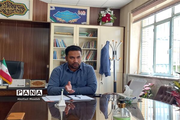 دیدار مدیر آموزش و پرورش کاشمر با مسئولان انجمن اسلامی دانش‌آموزی