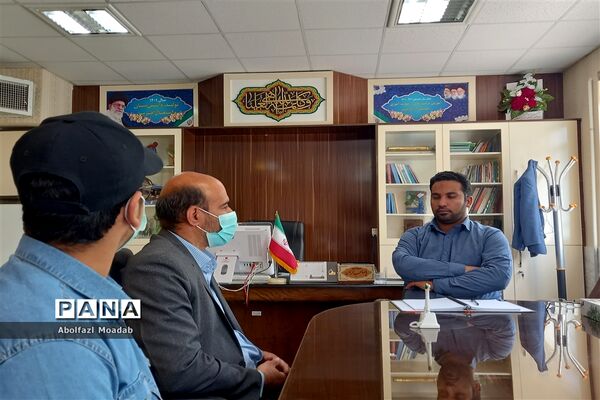 دیدار مدیر آموزش و پرورش کاشمر با مسئولان انجمن اسلامی دانش‌آموزی