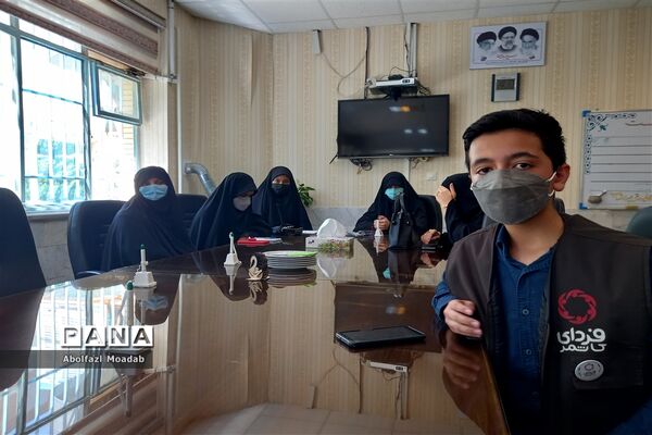 دیدار مدیر آموزش و پرورش کاشمر با مسئولان انجمن اسلامی دانش‌آموزی