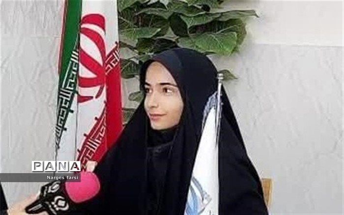 استقرار غرفه مجلس دانش‌آموزی قم در مسیر راهپیمایی روز قدس