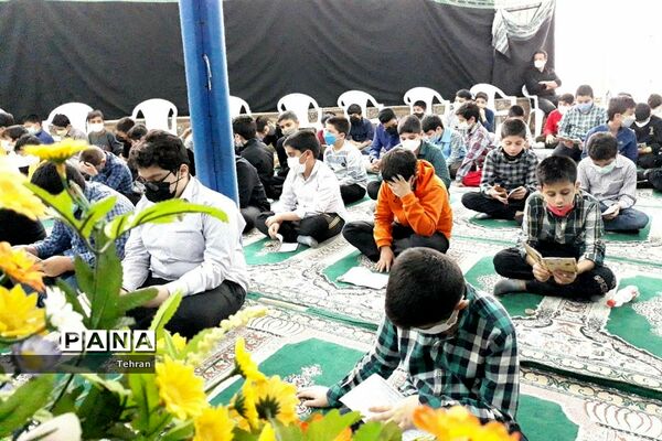 برگزاری محافل انس با قرآن در مدارس منطقه ۱۲