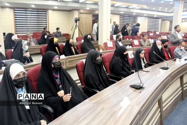 مراسم تجلیل از دانش‌آموزان مدال‌آور المپیادهای علمی کشور در قم-1