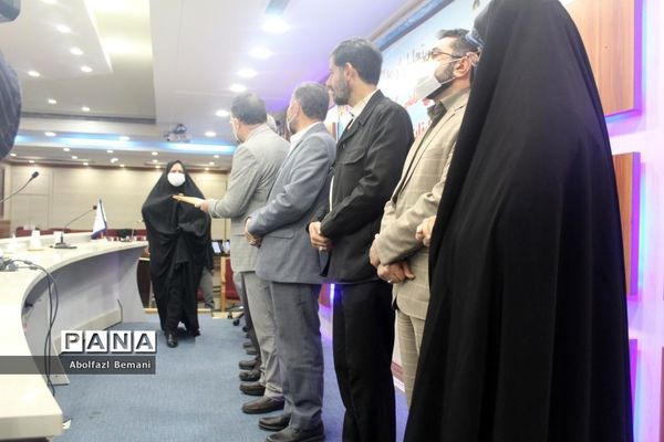 مراسم تجلیل از دانش‌آموزان مدال‌آور المپیادهای علمی کشور در قم-1