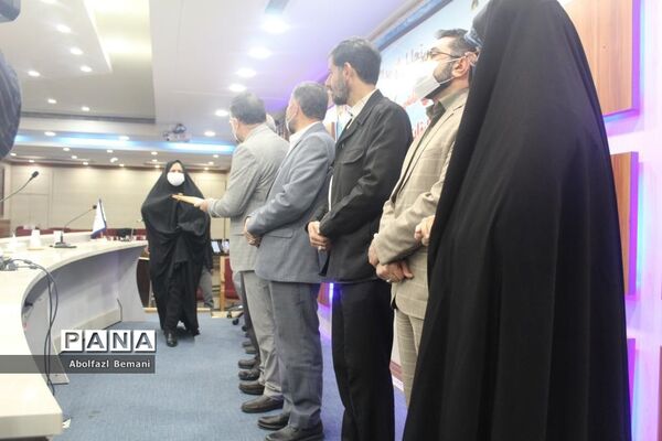 مراسم تجلیل از دانش‌آموزان مدال‌آور المپیادهای علمی کشور در قم-1