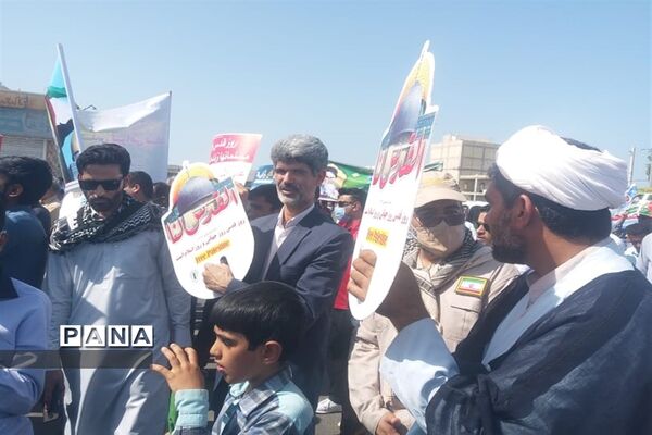 حضور پرشور دانش‌آموزان و فرهنگیان چابهار در راهپیمایی روز قدس