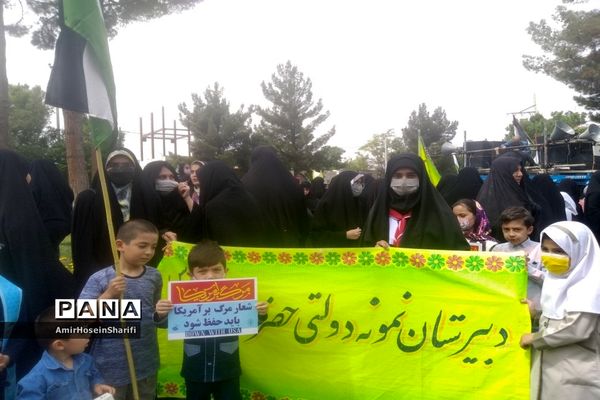 حضور دانش‌آموزان جاجرم در راهپیمایی روز قدس