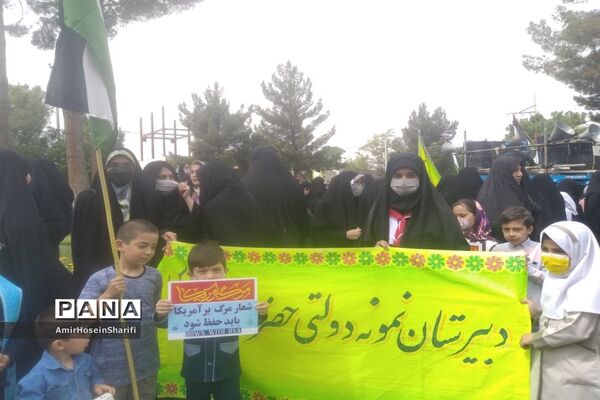 حضور دانش‌آموزان جاجرم در راهپیمایی روز قدس