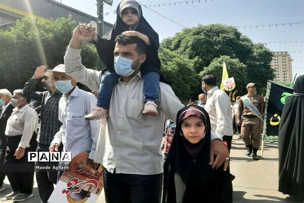 حضور پرشور دانش‌آموزان و فرهنگیان ناحیه۶ مشهد مقدس  در راهپیمایی روز قدس