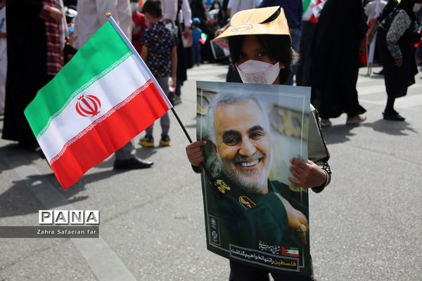 فریاد ظلم ستیزی مردم شیراز در آخرین جمعه ماه مبارک رمضان