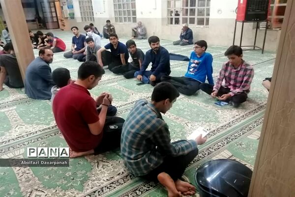 اعتکاف رمضانی دانش‌آموزان پیشتاز سازمان دانش‌آموزی اقلید