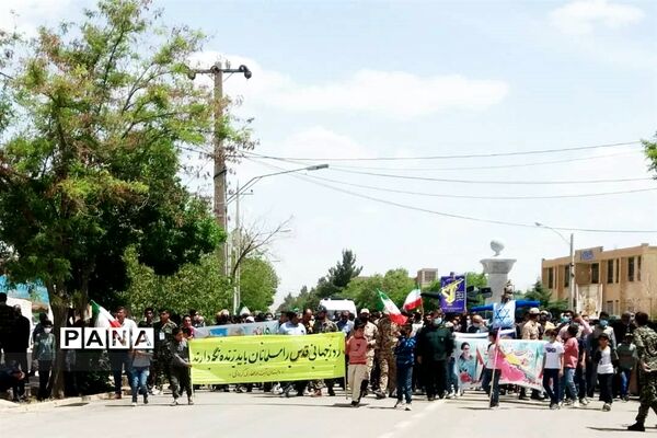 حضور دانش‌آموزان پیشتاز سازمان دانش‌آموزی سرچهان در راهپیمایی روز قدس
