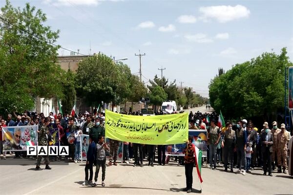حضور دانش‌آموزان پیشتاز سازمان دانش‌آموزی سرچهان در راهپیمایی روز قدس