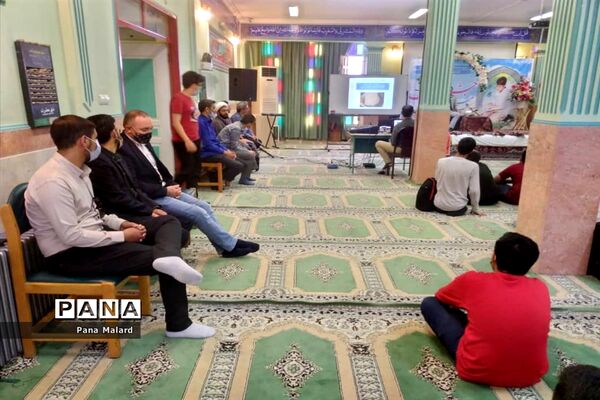 برگزاری محفل انس با قرآن و افطاری در آموزشگاه علامه حلی ملارد