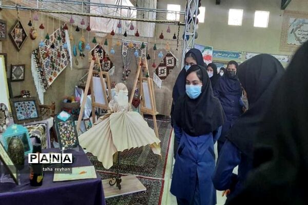 بازدید دانش‌آموزان آموزشگاه میقات ازنمایشگاه مشاغل