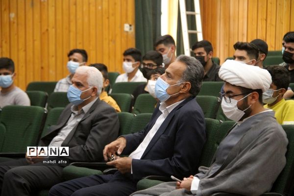 برگزاری جشن تکلیف دانش‌آموزان دبیرستان شهید‌باهنر شهرستان بهبهان