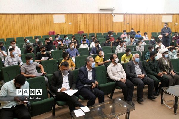 برگزاری جشن تکلیف دانش‌آموزان دبیرستان شهید‌باهنر شهرستان بهبهان